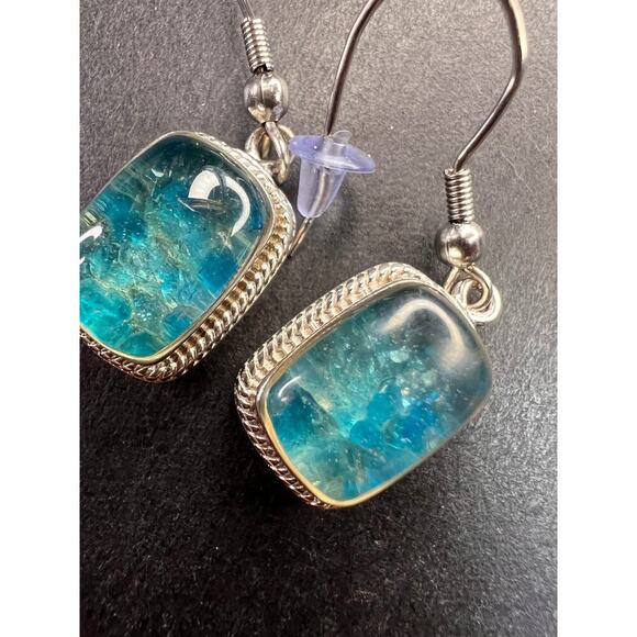 NEW neon apatite in matrix in platinum over copper - Picture 13 of 16